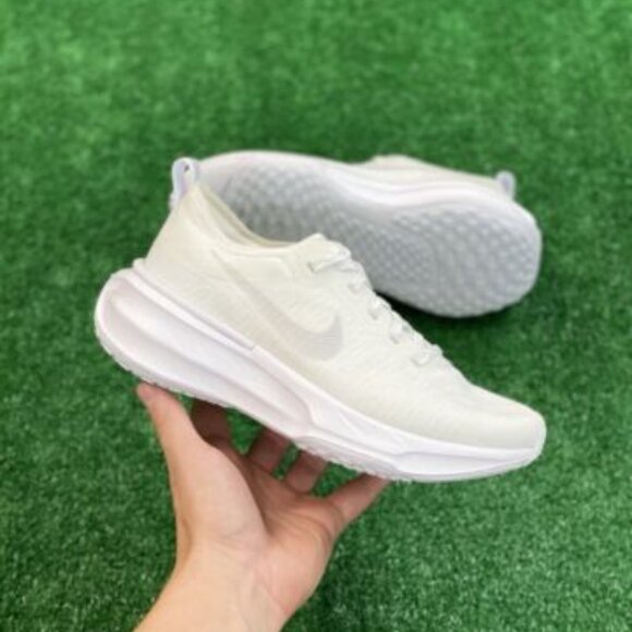 Nike ZoomX Invincible 3 Wide Womens Running Shoes White FN7997-100 VNDS Size 6.5 - Picture 1 of 7
